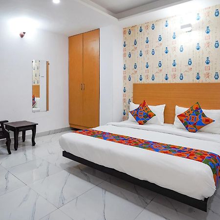 Fabhotel Prime Culture Noida Exterior foto