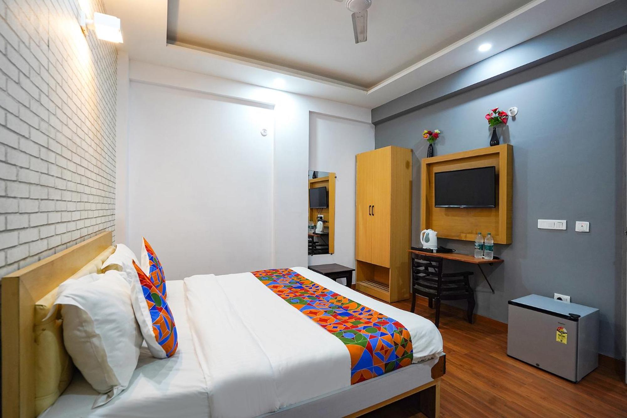Fabhotel Prime Culture Noida Exterior foto